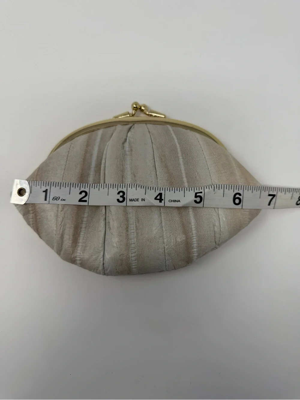 Vintage Eel Skin Cream Pleated Kiss-Lock Wallet Coin Clutch